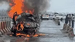 सहारनपुर में नेशनल हाईवे पर कार में लगी आग, एक ही परिवार के 4 लोगों की जलकर मौत