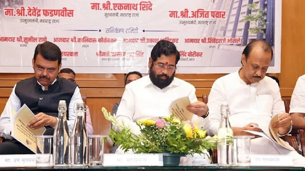 महाराष्ट्र सरकार में चौतरफा बेचैनी