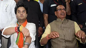 क्या मध्य प्रदेश में शिवराज की छुट्टी करेगी BJP? सिंधिया की राज्यपाल से मुलाकात के बाद चर्चा तेज