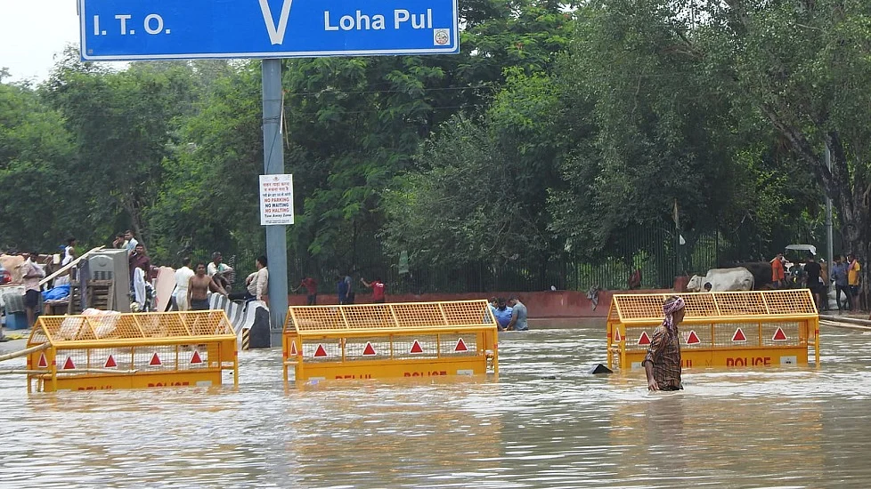आप ने दिल्ली में आई बाढ़ को प्रायोजित बताया