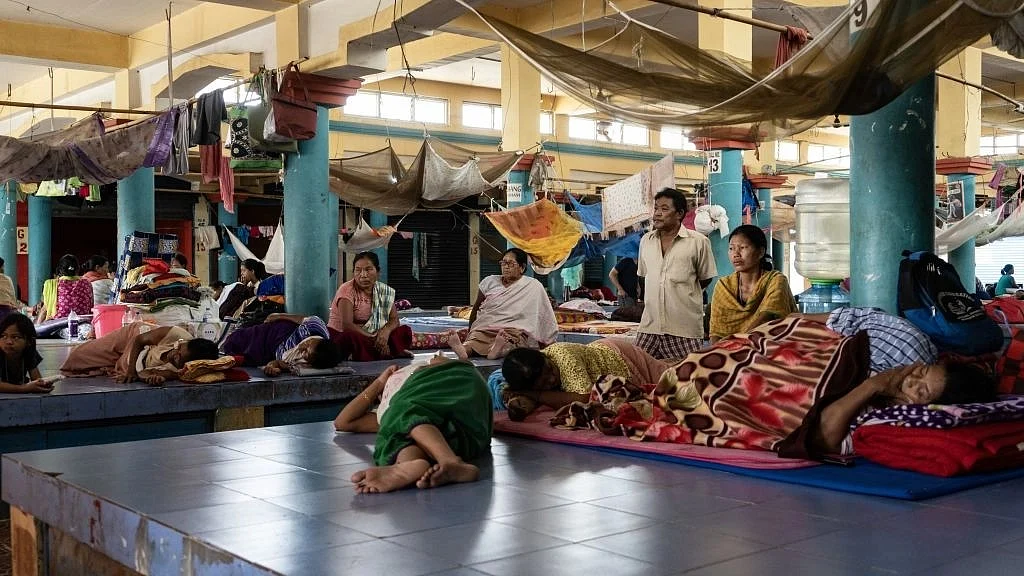 मणिपुर: मौत से किसी तरह बचकर राहत शिविरों में पहुंची महिलाएं सुना रही हैं सिहरा देने वाली दास्तां