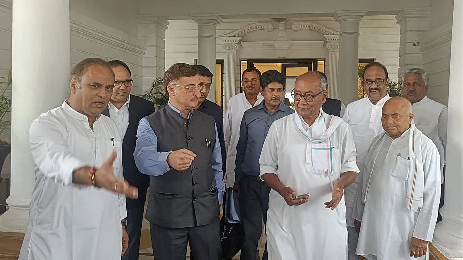 मध्य प्रदेश में पोषण आहार में 500 करोड़ का घोटाला, कांग्रेस पहुंची लोकायुक्त के पास