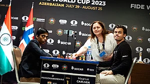 शतरंज वर्ल्ड कप फाइनल में भारत के प्रगनानंदा की हार, मैग्नस कार्लसन फिर बने विश्व चैंपियन