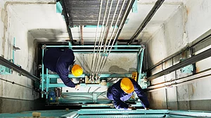 लिफ्ट से लगातार हो रहे हादसा, 76 फ़ीसदी लोग चाहते हैं रखरखाव के लिए अनिवार्य नियम बनाए सरकार