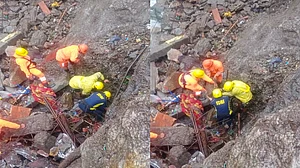 उत्तराखंड: गौरीकुंड में भूस्खलन के बाद दूसरे दिन रेस्क्यू ऑपरेशन जारी, अब तक 3 लोगों की मौत, 17 अभी भी लापता