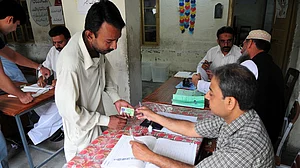 पश्चिमी देशों और यूरोपीय संघ ने चुनाव में देरी की आशंका पर पाकिस्तान को दी चेतावनी, कहा- परिणाम भुगतने होंगे