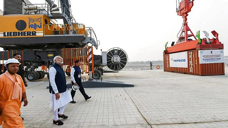 पीएम मोदी ने वाराणसी में एमएमटी की उद्घाट किया था (फाइल फोटो)