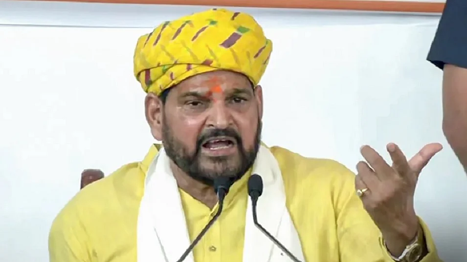 बृजभूषण ने अब अपने खिलाफ भारत में केस पर उठया सवाल