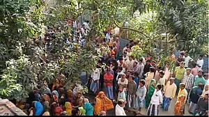 बिहार: कटिहार में ट्रिपल मर्डर से हड़कंप, अपराधियों ने मां सहित 2 बच्चों की गला रेतकर की हत्या, इलाके में दहशत