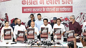 'मध्य प्रदेश में 50 प्रतिशत कमीशन वाली सरकार' कमलनाथ ने पोस्टर जारी कर शिवराज सिंह चौहान को बताया 'ठगराज'
