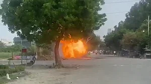 ग्रेटर नोएडा में टला बड़ा हादसा, IGL की गैस की हो रही थी चोरी, पाइप लाइन में लगी आग