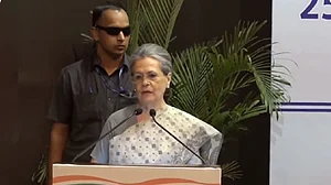 राजीव गांधी भारत में मौजूद बहुरूपता की सुरक्षा और संरक्षण के समर्थक थेः सोनिया गांधी