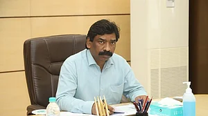 झारखंड में पेपर लीक और नकल रोकने का कानून लाने पर भड़की BJP, दोषियों को उम्रकैद तक का है प्रावधान