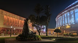 मोदी सरकार ने बुलाया संसद का विशेष सत्र, 18 से 22 सितंबर को होने वाले सत्र का एजेंडा अभी साफ नहीं