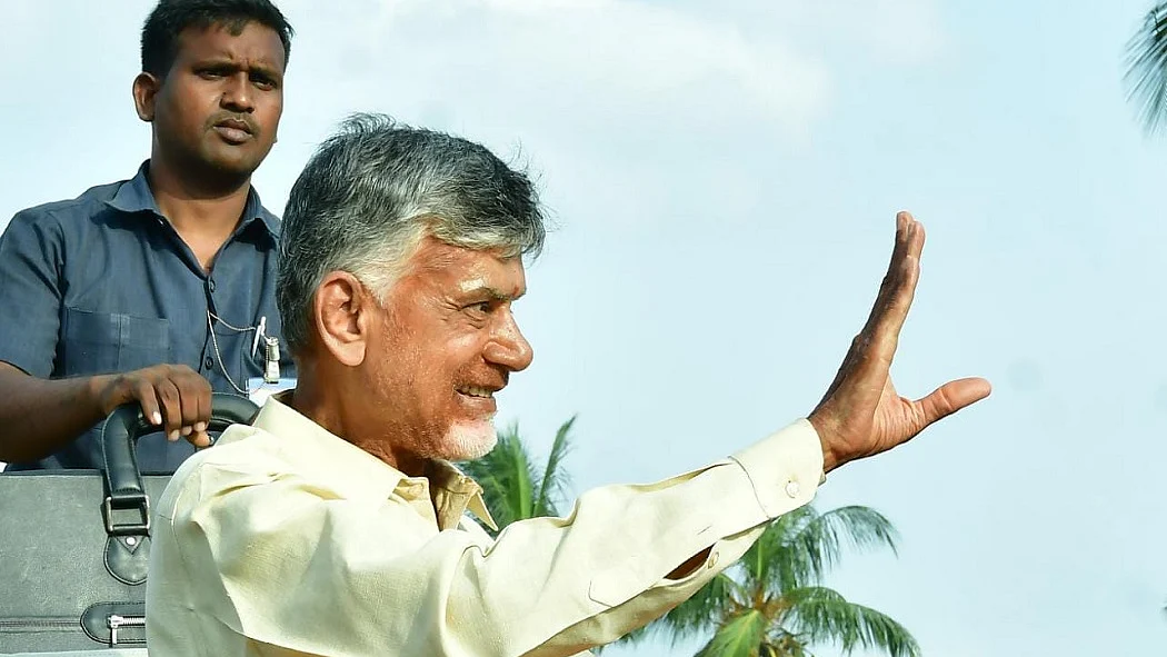 चंद्रबाबू नायडू पर हत्या के प्रयास, दंगा भड़काने का केस दर्ज