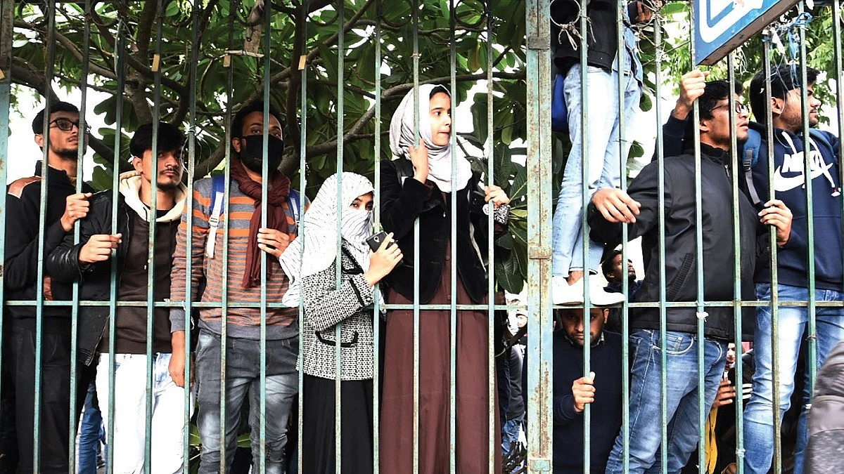 'यह जानकर कैसा लगेगा कि आप तो देश से मोहब्बत करते हैं, पर देश नहीं...'