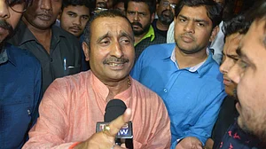 उन्नाव रेप पीड़िता की बहन ने दिल्ली में खतरे का किया दावा, सेंगर के लोगों पर रेकी करने का आरोप लगाया