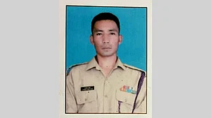 मणिपुर में सेना के जवान का गोलियों से छलनी शव मिला, एक दिन पहले हथियारबंद लोगों ने किया था अपहरण