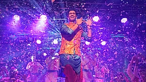 सिनेजीवन: Tiger 3 के पहले पोस्टर में दिखा सलमान-कैटरीना का धमाकेदार अंदाज और विक्की कौशल का बड़ा खुलासा