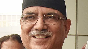 दुनिया: चीन नेपाल से बढ़ा रहा दोस्ती और बांग्लादेश में डेंगू से एक ही दिन में 21 मौतें