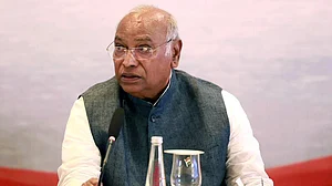 युवाओं के दिल और दिमाग में एक क्रूर मजाक की तरह गूंजता है 2 करोड़ नौकरियों का वादा, मोदी सरकार ने उनका भविष्य छीन लिया: खड़गे