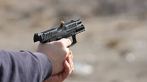 मध्य प्रदेश: दतिया में दो पक्षों के बीच खूनी संघर्ष, गोलीबारी में पांच लोगों की मौत, कई लोग घायल