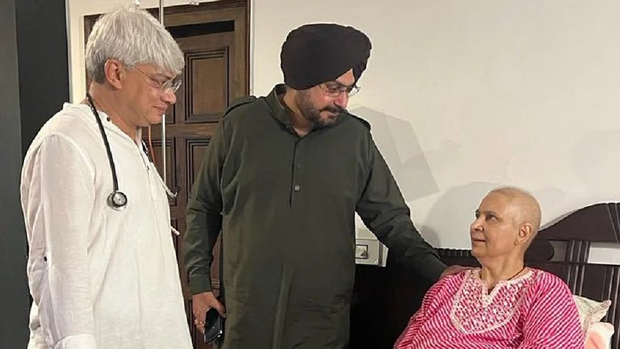 नवजोत सिद्धू ने कैंसर से जूझ रही पत्नी के दृढ़ संकल्प को किया साझा