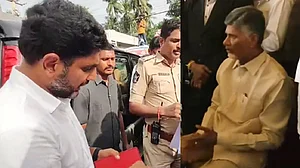 आंध्र प्रदेश: चंद्रबाबू नायडू की गिरफ्तारी का विरोध कर रहे उनके बेटे और TDP विधायकों को पुलिस ने हिरासत में लिया