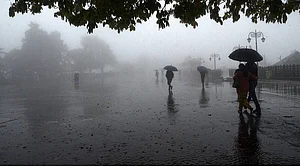 मध्य प्रदेश में मूसलाधार बारिश को लेकर IMD ने जारी किया अलर्ट, इन जिलों के लोग रहें सावधान!