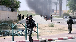 दुनिया: 'इजरायल-हमास युद्ध में अमेरिका, रूस और चीन भी हो सकते हैं शामिल' और नेतन्याहू से मिलकर बाइडेन बोले- गाजा...