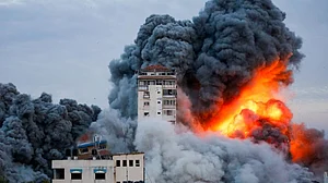 हमास के हमले में 300 लोगों की मौत, इजरायल की कार्रवाई में 250 लोग मारे गए, रातभर दोनों तरफ से हुई रॉकेट की बारिश