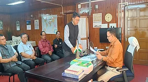 मिजोरम के 5 निर्दलीय विधायकों ने दिया इस्तीफा, जेडपीएम उम्मीदवार के रूप में लड़ेंगे चुनाव