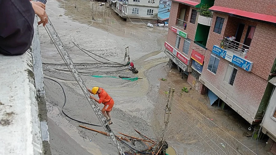 सिक्किम बाढ़ में बहे सेना के 6 जवानों सहित 22 शव पश्चिम बंगाल में बरामद