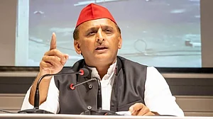 अखिलेश का योगी सरकार पर गंभीर आरोप, बोले- निजी अस्पतालों को बढ़ावा देने के लिए सरकारी अस्पतालों को किया जा रहा बर्बाद