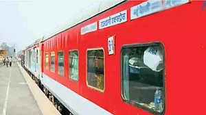 झारखंडः रिटायर्ड आर्मी जवान ने राजधानी एक्सप्रेस में की फायरिंग, कोडरमा पहुंचने पर हुआ गिरफ्तार