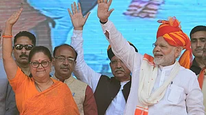 राजस्थान चुनावः BJP को पीएम मोदी की लोकप्रियता पर भरोसा, लेकिन वसुंधरा बनीं बड़ी समस्या