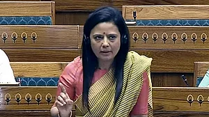 लोकसभा में BJP पर जमकर बरसीं महुआ मोइत्रा, कहा- मुझे चुप कराने की कोशिश में जनता ने उन्हें चुप करा दिया