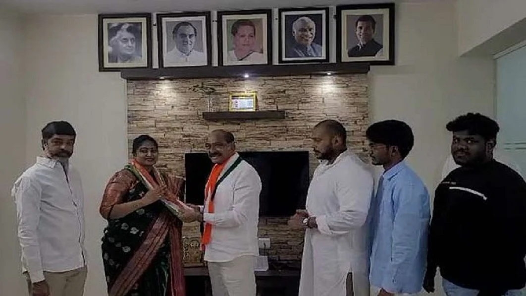 तेलंगाना चुनाव से पहले कांग्रेस का कुनबा हुआ और मजबूत, पूर्व TDP नेता दिव्यवाणी पार्टी में हुईं शामिल