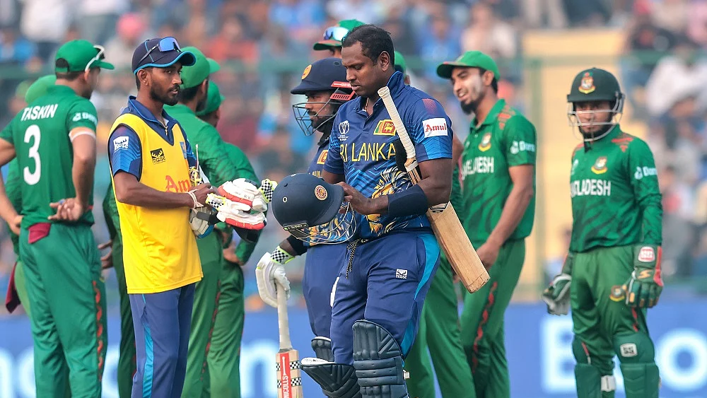 क्रिकेट के इतिहास में पहला 'टाइम आउट', श्रीलंका के एंजेलो मैथ्यूज बने शिकार, छिड़ा विवाद