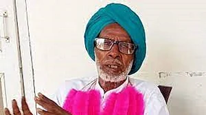 राजस्थान चुनावः मनरेगा मजदूर तीतर सिंह ने 32वीं बार भरा नामांकन, 31 बार हारने के बाद भी कम नहीं हुआ जुनून