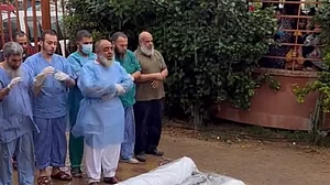 गाजा के अल-शिफा अस्पताल में 179 लोगों को सामूहिक कब्र में दफनाया गया, हालात हुए भयावह