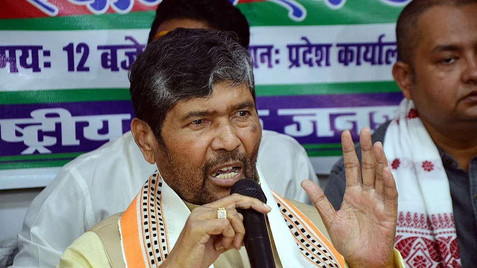 वीणा के चिराग के साथ जाने पर बढ़ी पारस की बेचैनी, राष्ट्रीय LJP के केंद्रीय संसदीय बोर्ड को भंग किया