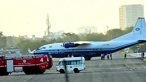 न्यू ईयर पर हवाई अड्डों पर खतरा! दिल्ली-मुंबई समेत इन 7 एयरपोर्ट को बम से उड़ाने की मिली धमकी