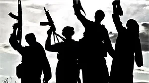 पाकिस्तान: उत्तर पश्चिम पेशावर में आतंकवादी हमला, 6 लोगों की मौत