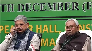 विष्णु नागर का व्यंग्य: नीतीश और ललन ने अद्भुत ज्ञान का परिचय दिया, किस वृक्ष के नीचे मिला ये परम ज्ञान?