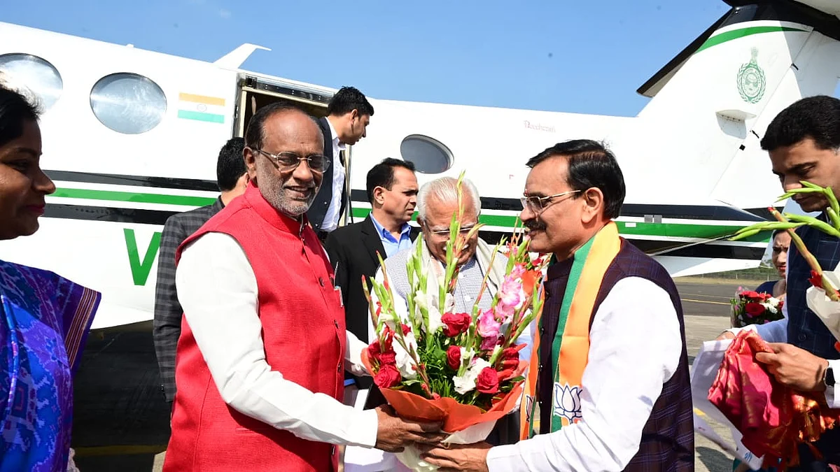 नेता चयन के लिए तीन पर्यवेक्षक भोपाल पहुंचे।