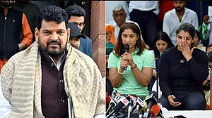 अब एडहॉक कमेटी देखेगी भारतीय कुश्ती संघ का काम, ओलंपिक एसोसिएशन ने बनाई 3 सदस्यीय समिति