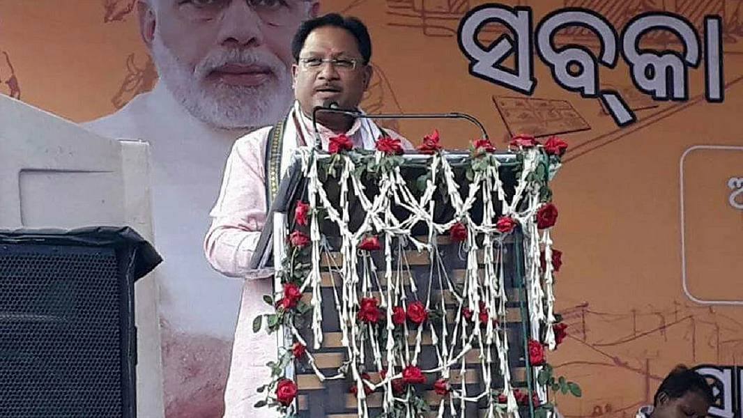 आदिवासी, 4 बार सांसद, केंद्र में मंत्री और RSS की पसंद, जानें कौन हैं विष्णुदेव साय