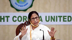 पश्चिम बंगाल सरकार ने एमफिल की डिग्री जारी रखने का किया ऐलान, UGC के नए फरमान का पालन करने से इनकार