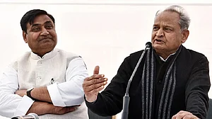राजस्थान कांग्रेस ने हार पर आलाकमान को दी रिपोर्ट, कहा- योजनाओं के बारे में ठीक से जानकारी नहीं दे पाए
